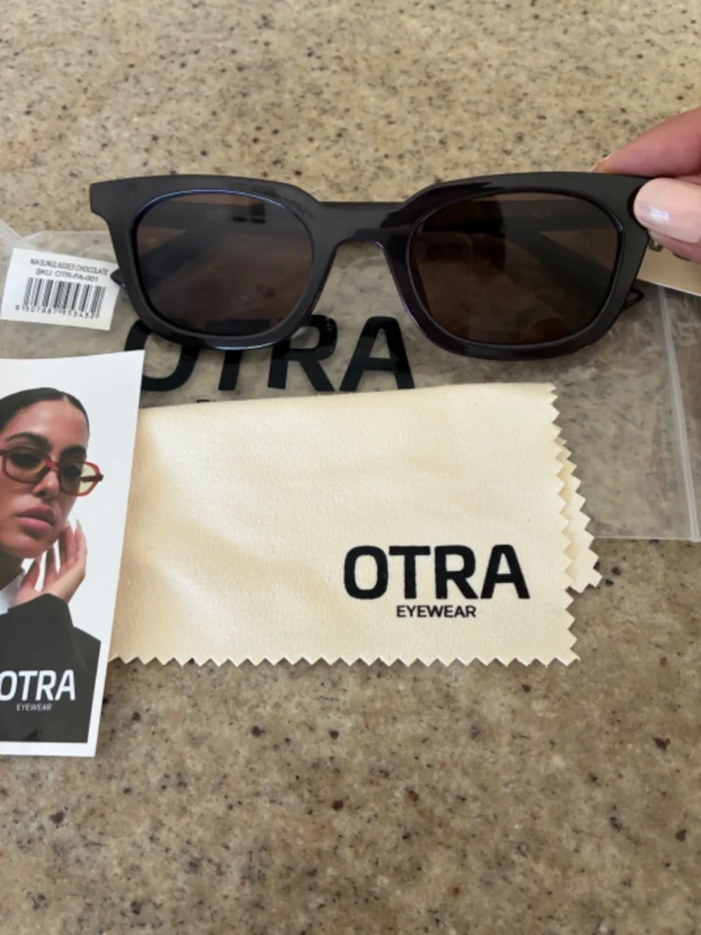 NWT OTRA Eyewear Nia Black Classic Wayfarer Sunglasses